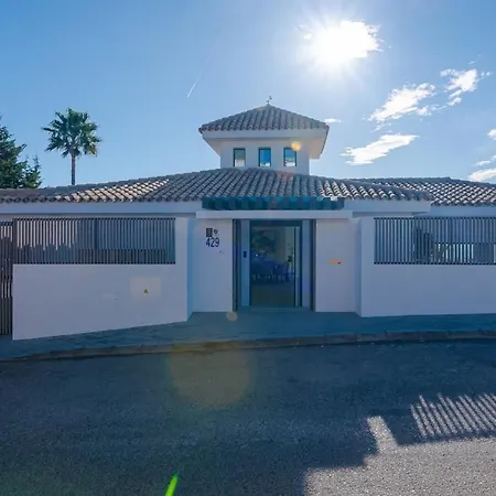 Absolute High End With Pool & Jacuzzi *