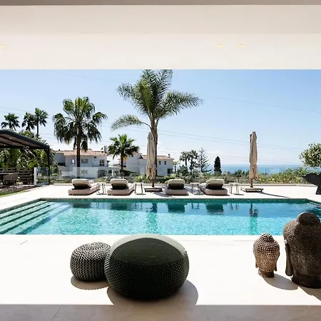 Absolute High End With Pool & Jacuzzi فيلة