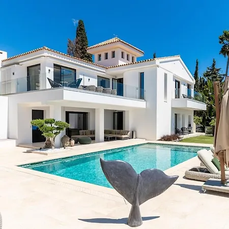 Absolute High End With Pool & Jacuzzi