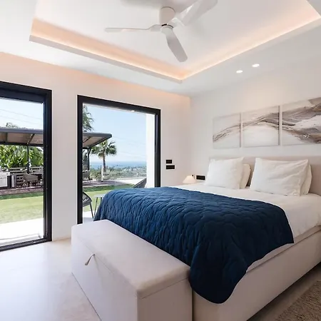 Absolute High End With Pool & Jacuzzi فيلة