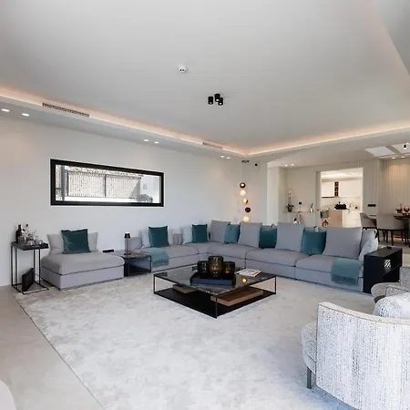 Absolute High End With Pool & Jacuzzi ماربيا