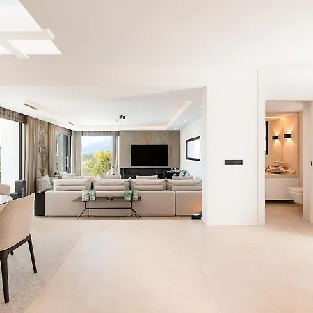 Absolute High End With Pool & Jacuzzi فيلة *